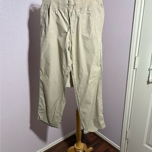 LOFT Light Tan Cargo Pants Size 10. NWT